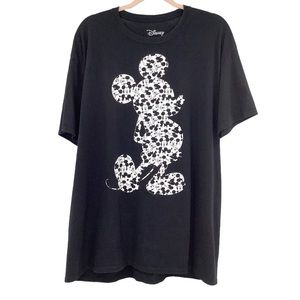 Disney Mickey Mouse Tee HOLE